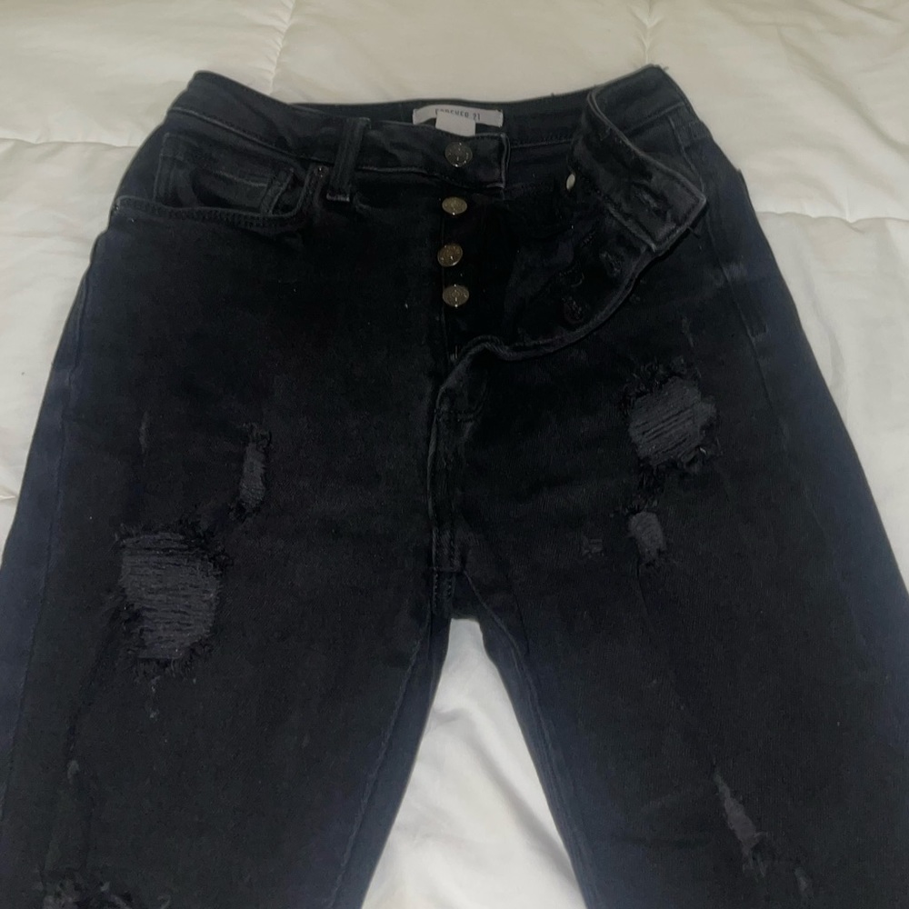 High-waisted black jeans